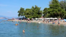 Palo stablo na popularnoj jadranskoj plaži: Ima ozlijeđenih