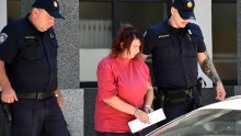 FOTO Žena koja je u Slavoniji ubila 35 godina starijeg partnera odvedena u pritvor