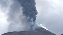 Kaos na jugu Italije zbog Etne: Otkazani letovi i krcati vlakovi