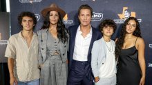 Rijetko ih viđamo zajedno: Matthew McConaughey pojavio se sa suprugom i troje djece