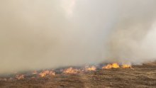 FOTO Gori kod Lučkog: Gusta dimna zavjesa nadvila se nad autocestom