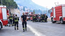 Sedmero ozlijeđenih u požaru kod Omiša životno je ugroženo, na respiratoru su