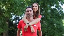 Pao poljubac za pamćenje: Romantičan trenutak Marina Bloudeka i zaručnice Natalije