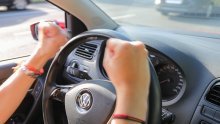 Jedan potez kroz prozor automobila može završiti katastrofom: Kazna ide do 19.900 eura