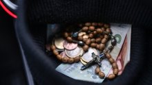Svakog dana dolazila u crkvu, ali ne samo na molitvu: Uhvatili ju dok je krala milodare