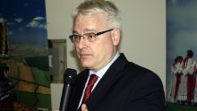Josipovic receives Premio Galileo 2000 prize for peace