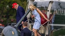 Tko je plavuša koju zovu Trumpovim 'ljudskim printerom'? O ženi iz sjene bruji Amerika