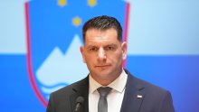Skupio gotovo 65.000 potpisa za smjenu šefa slovenskog parlamenta: Potpisali i 'Donald Trump' i 'Miki Maus'