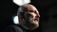 Damir Urban nakon odgođe koncerta u Omišu: 'Ljudi se još bore za živote, napravit ćemo ovo kada dođe vrijeme'