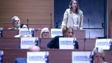 Benčić izgubila živce u Saboru: 'Dosad smo iskapali arheološka nalazišta, nakon vas - otpad'