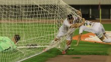 Hajduk šokantno s igračem manje u 95. minuti ostao bez važne pobjede. Pogledajte golove