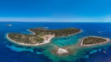Ovaj otočić kraj Visa izgleda nestvarno: Tirkizna laguna jedan je od njegovih najvećih aduta