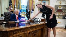Što se događa između Trumpa i mlade suradnice? Isplivala intimna pisma: 'Ti si mi sve što je važno...'