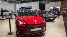 Izašla je iz Lexusa, a automobil se zaključao sam od sebe: Kad je shvatila što je ostalo unutra, počela je panika