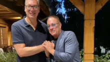 VIDEO Vučić ugostio Jean-Claudea Van Dammea pa ga izazvao na obaranje ruke