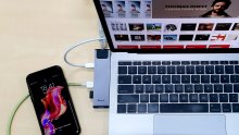 Je li sigurno puniti mobitel kabelom za laptop? Evo što trebate znati