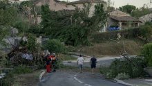 VIDEO Tornado poharao francusko selo: Na trudnicu se urušila kuća, deseci ozlijeđenih