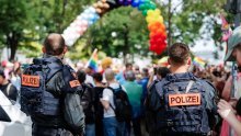Drama u Njemačkoj: Satima ostali visjeti na zaglavljenom vrtuljku