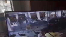VIDEO Pojavila se snimka nesreće na A1: Audi probio staklenu stijenu i uletio među goste restorana