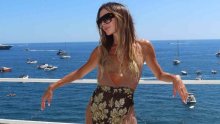 Victoria Beckham nosi fantastične sandale koje godinama ne izlaze iz mode