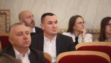 Održan prosvjed ispred osječke kompostane zbog nesnosnog smrada. Oglasio se Unikom