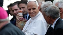 Papa Lav mora na operaciju: Liječnici otkrili promjenu na plućima