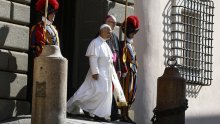Papa putuje, a iza njega se pokreće golemi sigurnosni stroj: Evo što se događa iza kulisa