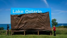 VIDEO Kanada uzvratila Trumpu: Na obali jezera Ontario osvanuo golemi natpis
