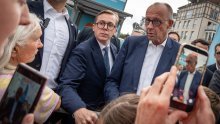 Merza izviždali na predizbornom skupu: Urlali mu da je 'Pinokio' i ratni huškač