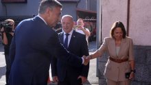 FOTOGALERIJA Plenković stigao u Gospić s nekoliko ministara: Pogledajte kako je dočekan