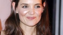 Ne biste vjerovali što Katie Holmes stavlja na lice