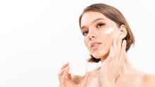 Novi beauty hit obećava ono što dosad nisu mogle kreme: Evo što o njemu kaže znanost