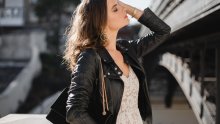 Zaboravite karirane flanelske košulje: Novi 'grunge' izgleda luksuznije, lepršavije i nosivije nego ikad