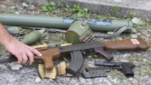 Policija u Lici pronašla ručne bombe iz rata, imaju upozorenje za građane