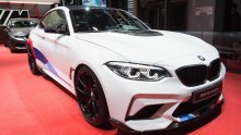 Vlasnik BMW-a danima nije mogao riješiti smrad: Mehaničar pronašao jeziv uzrok