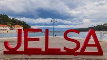 Hrvatska pošta dostavila paket na adresu 'Debeli Englez, Jelsa'. I stvarno je stigao pravom čovjeku