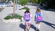 Gotovo 300 tisuća učenika kreće u školu: Što se mijenja s praznicima, maturom...