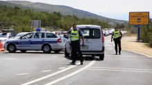 Vraćate se s mora? Polako - u priobalju puše jak vjetar!