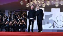 Noel brisao suze, Liam gledao na sat: Braća Gallagher napravila show u Veneciji