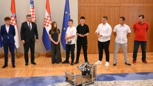Milanović primio hrvatske robotičare uoči natjecanja u Južnoj Koreji