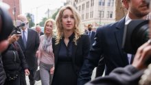 Od milijarderke do zatvorske ćelije: Novi dokumentarac pokazuje posljednje dane Elizabeth Holmes na slobodi
