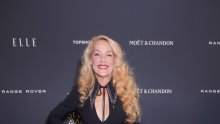 Raskošni dekolte i visoki prorez: Jerry Hall ukrala šou u Londonu u haljini čistog glamura
