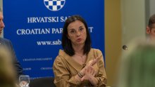 Vučković priznala: Vlada ne može obećati da će 33.000 tona otpada iz Gospića ukloniti u tri mjeseca