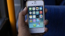 Vade stare iPhone iz ladica i ponovno fotkaju njima: Razlog je potpuno suprotan onome što biste očekivali