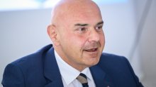 'Ministre, koliko još žena mora biti ubijeno da biste priznali da sustav zaštite ne funkcionira?'