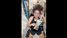 VIDEO NASA-ina astronautkinja pokazala kako pere i njeguje kovrčavu kosu u svemiru