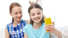 Objavila je sasvim običnu snimku s kćeri, a onda joj je Instagram postavio pitanje od kojeg se sledila