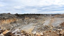 Država kreće u sanaciju kamenoloma u Benkovcu: Ondje se nalazi 6500 tona otpada