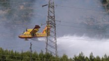 Opasan požar u Kaštelima, stigli i kanaderi