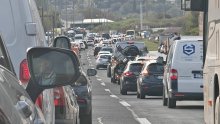 Kupili ste auto u Splitu, a živite u Zagrebu: Morate li odmah mijenjati registarske pločice?